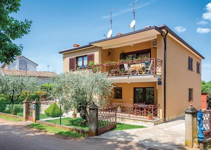 Amazing Apartment In Umag With Wifi